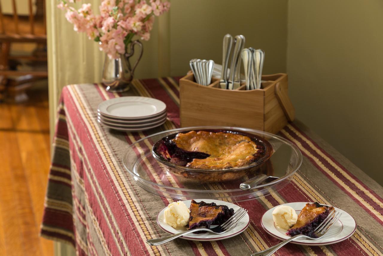 Rockland Talbot House Bed & Breakfast ภายนอก รูปภาพ