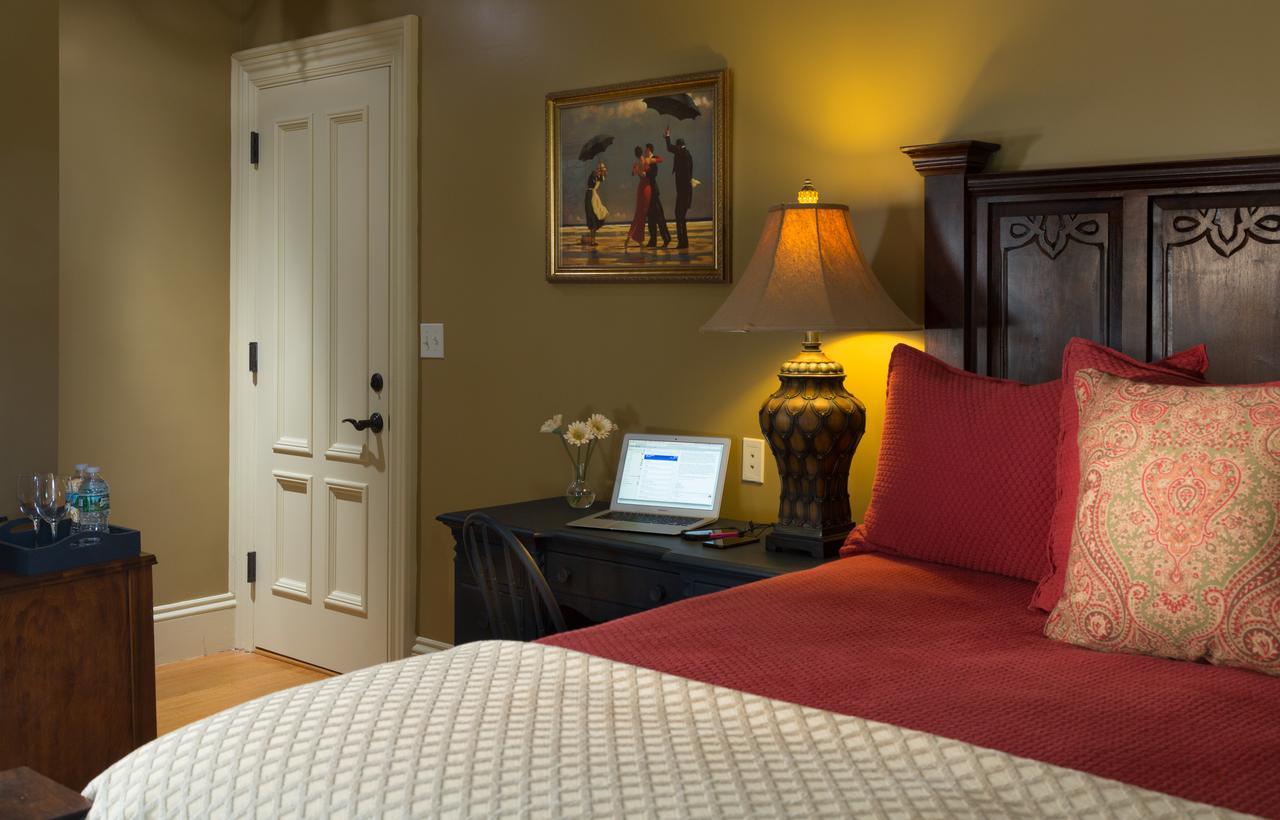 Rockland Talbot House Bed & Breakfast ภายนอก รูปภาพ