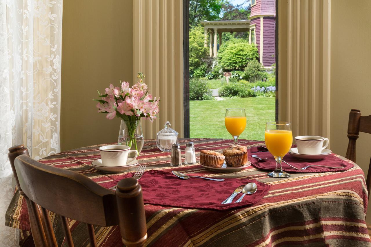 Rockland Talbot House Bed & Breakfast ภายนอก รูปภาพ