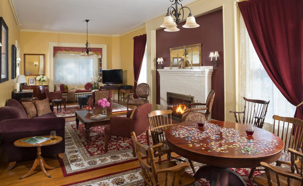 Rockland Talbot House Bed & Breakfast ภายนอก รูปภาพ