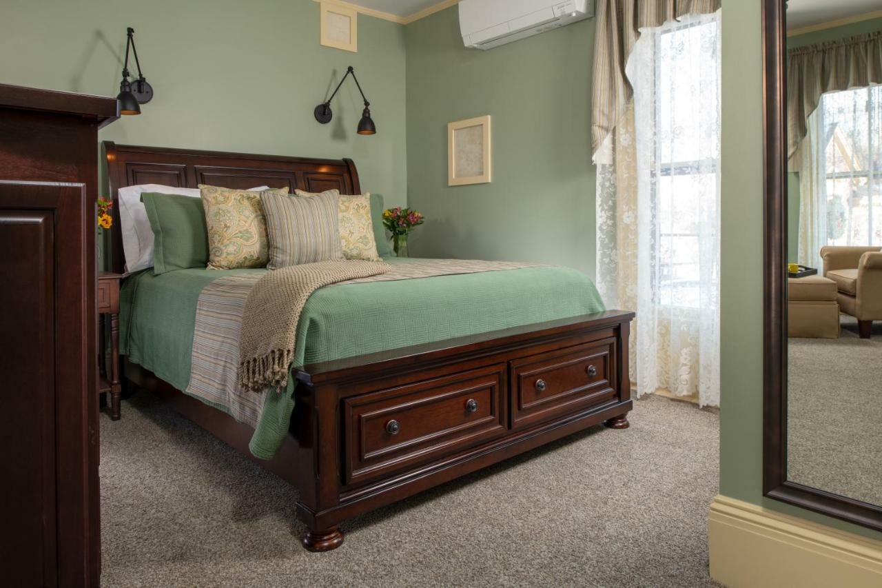 Rockland Talbot House Bed & Breakfast ภายนอก รูปภาพ